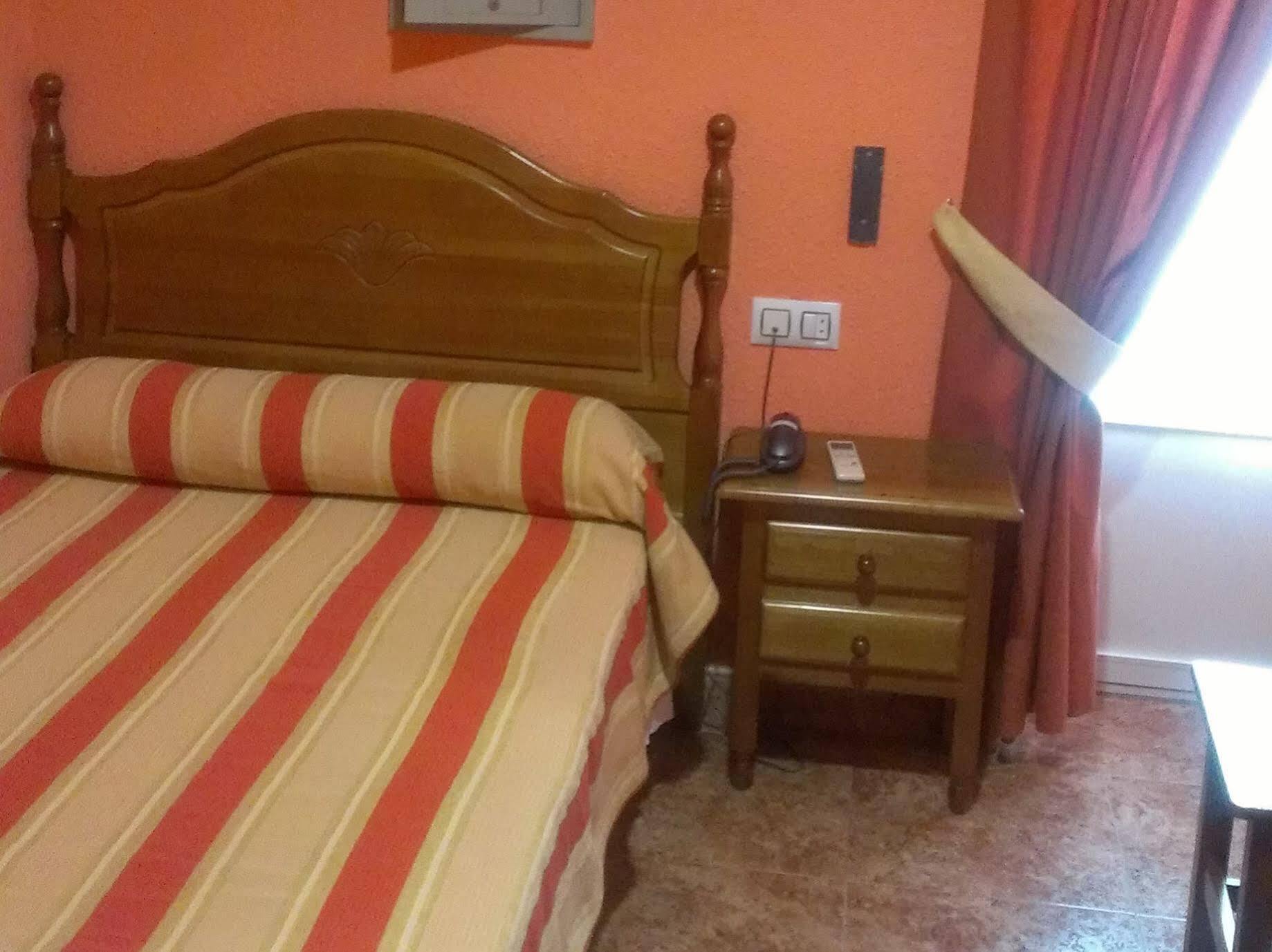 Madrid Playa Rooms Екстер'єр фото